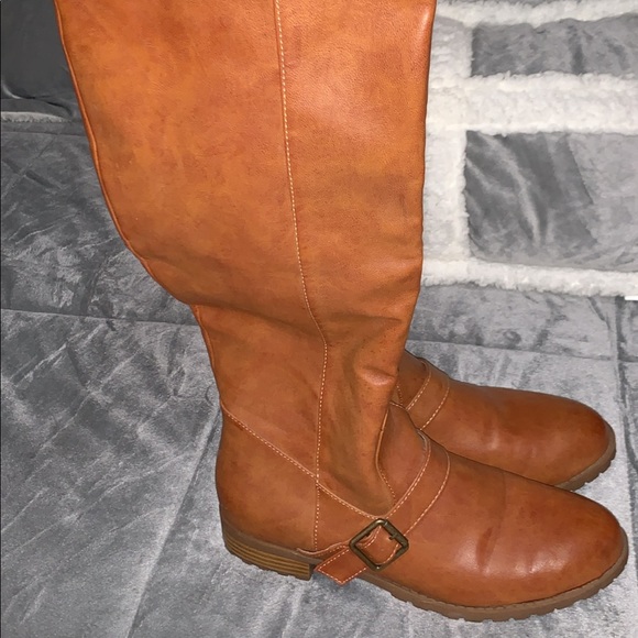 Boots - Picture 2 of 2